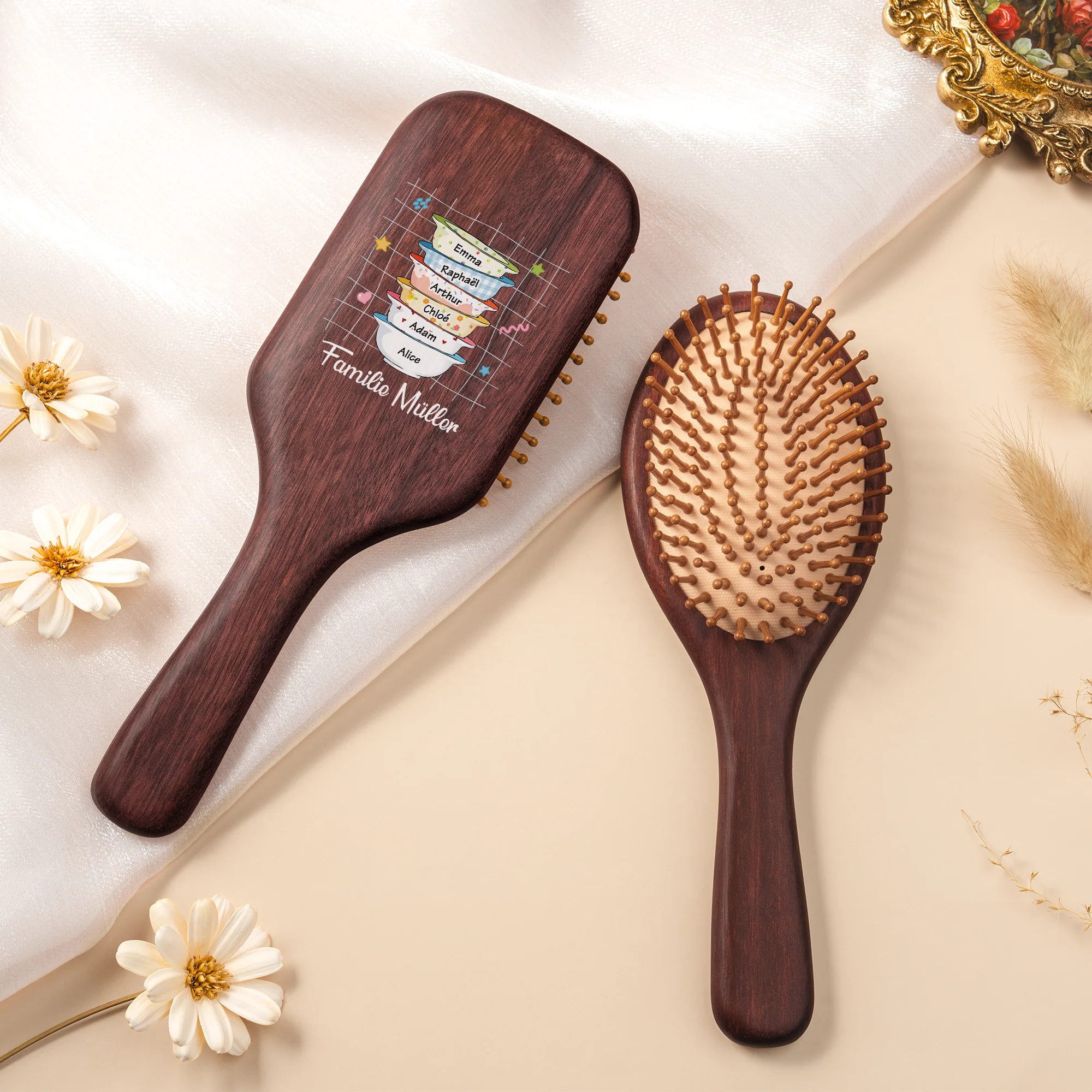 Brosse Cheveux Personnalisée En Bois De Santal Imprimée UV - Notre Adorable Famille - Image 2
