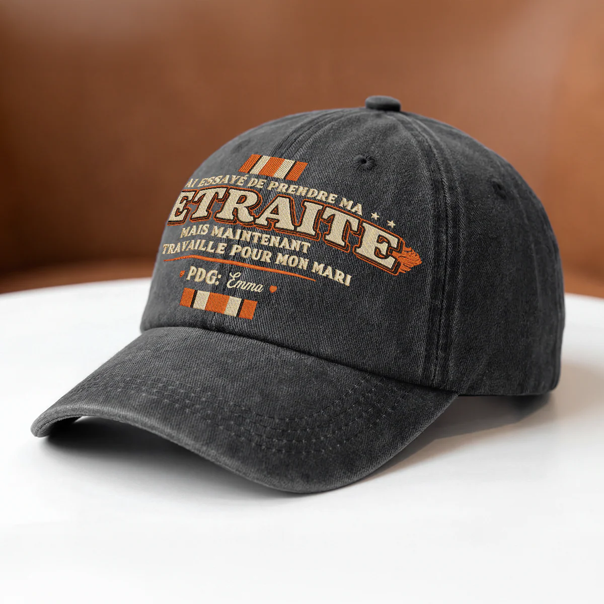 Casquette Personnalisée Prénom - Cadeau Retraite Mais Travailler Pour Ma Femme - Image 2