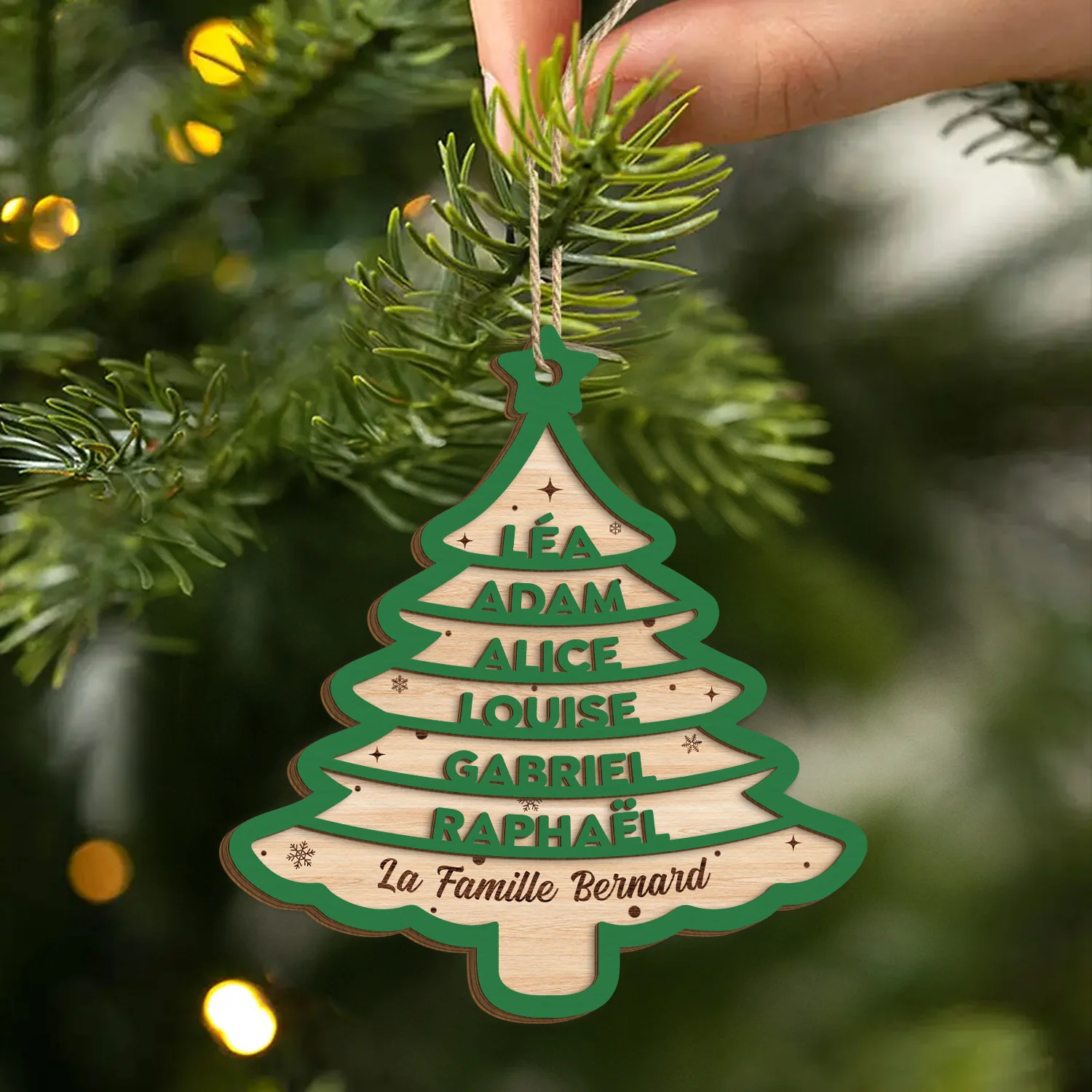 Ornement Noël Famille Sapin En Bois À 2 Couches Personnalisé - Image 2