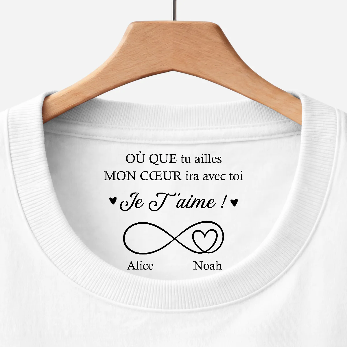 T-shirt Personnalisé Texte À L’intérieur Du Col De Couleur Claire - Cadeau Couple Mon Cœur Ira Avec Toi